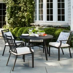 Fairmont 4-Person Round Patio Dining Table Black - Thresholdâ˘