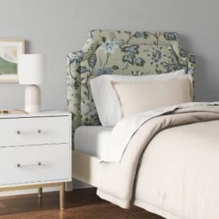 Twin Charlie Notched Border Stick-on-the-Wall Dorm Headboard USB - Thresholdâ˘